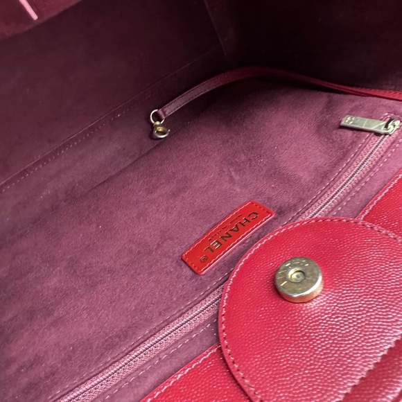 100% Authentic CHANEL DeauVille Medium Leather Satchel Bag - Picture 14 of 15